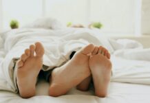 How to hookup safely online