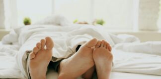 How to hookup safely online